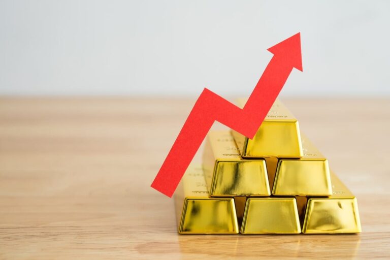 طلا در آستانه رکورد تاریخی؛ آیا ۳۶۰۰ دلار واقعی است؟