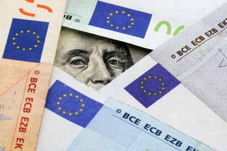 یورو زیر فشار دلار؛ کاهش ارزش یورو به پایین‌ترین سطح دو ماهه