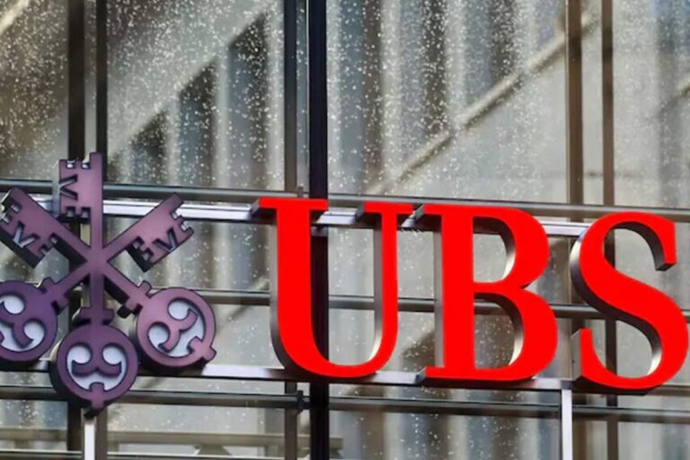 بانک UBS و برنامه کاهش نیروی کار تا ۲۰۲۷