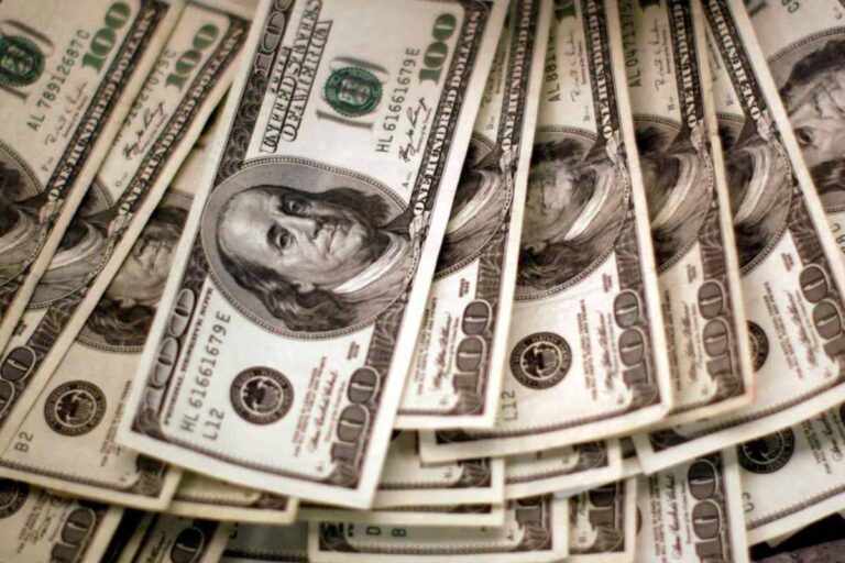 پیش‌بینی قیمت دلار در سال ۲۰۲۶؛ بازگشت قدرتمند اسکناس سبز