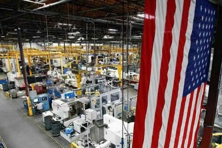 بحران در اقتصاد آمریکا؛ سقوط شاخص PMI به زیر ۵۰ واحد!